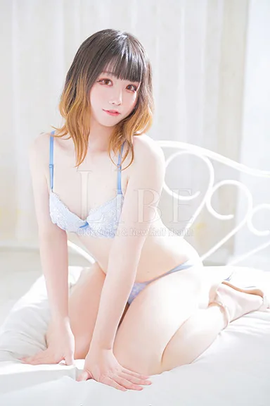 優希まひる