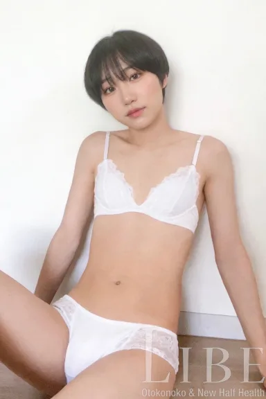 葉桐かずは
