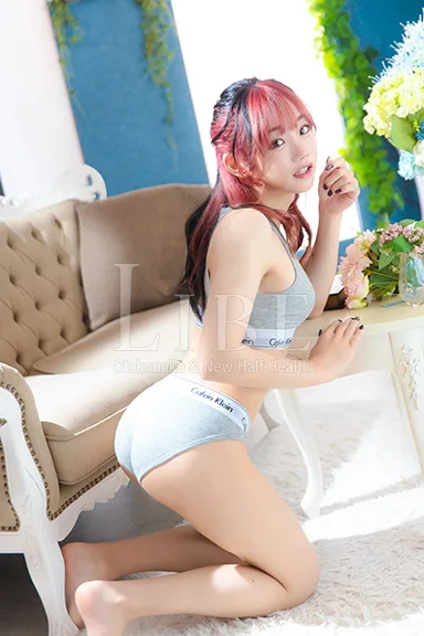 朝比奈コウ